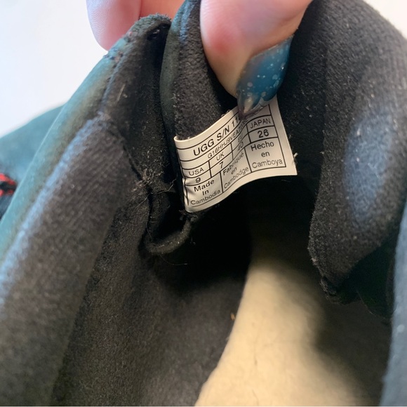 UGG Women's Lakeside Black Ankle Suede Ankle Red Lace-up Boot womens size 9 - Picture 2 of 7